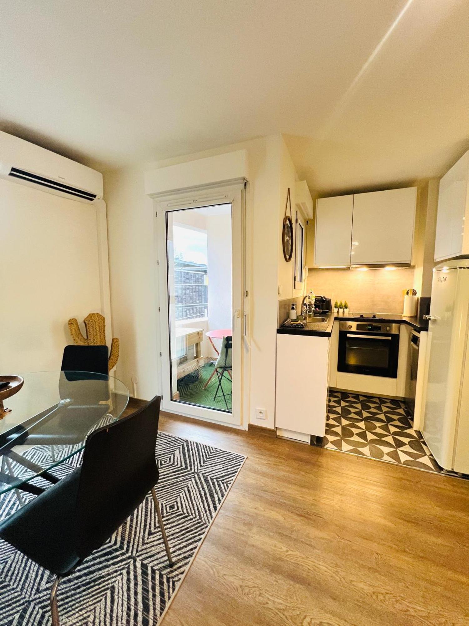 Ferienwohnung T2 Beaux Arts Parking Prive Gratuit Montpellier Exterior foto